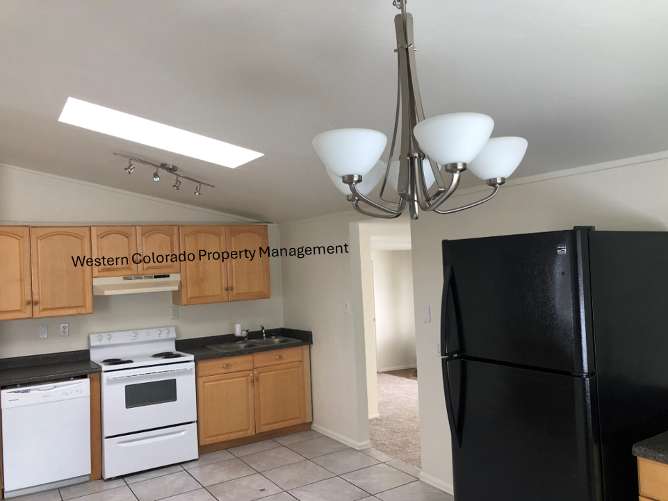 1735 Glenwood Ave #1 - Photo 5 of 10