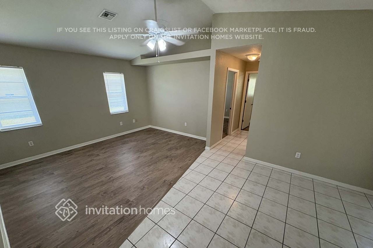 469 Dorchester St - Photo 2 of 15