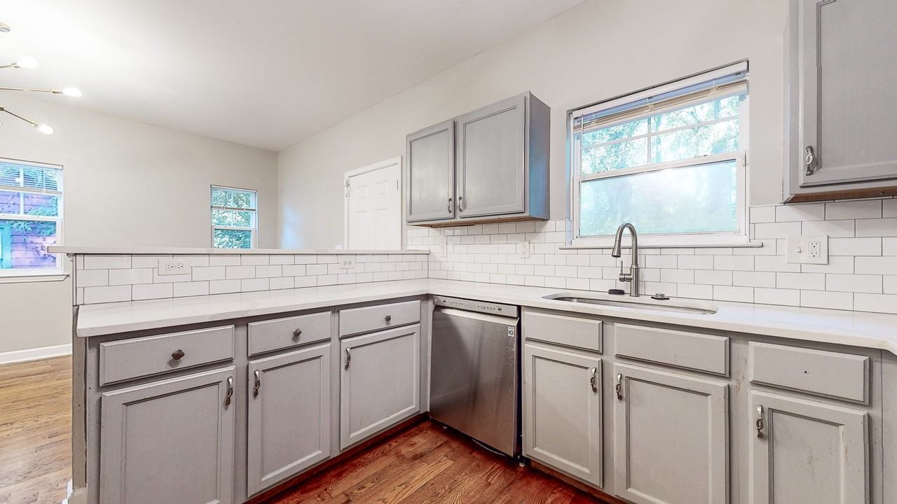 2355 Hill St Nw #A - Photo 5 of 12