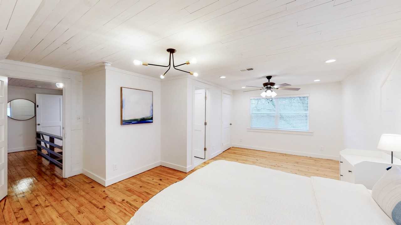 3327 Sims St #MAIN - Photo 2 of 13