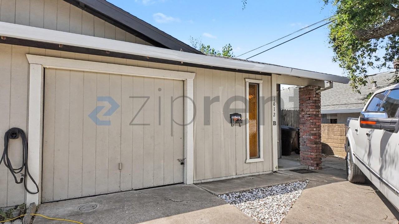 1812 Cirby Way #B - Photo 2 of 38