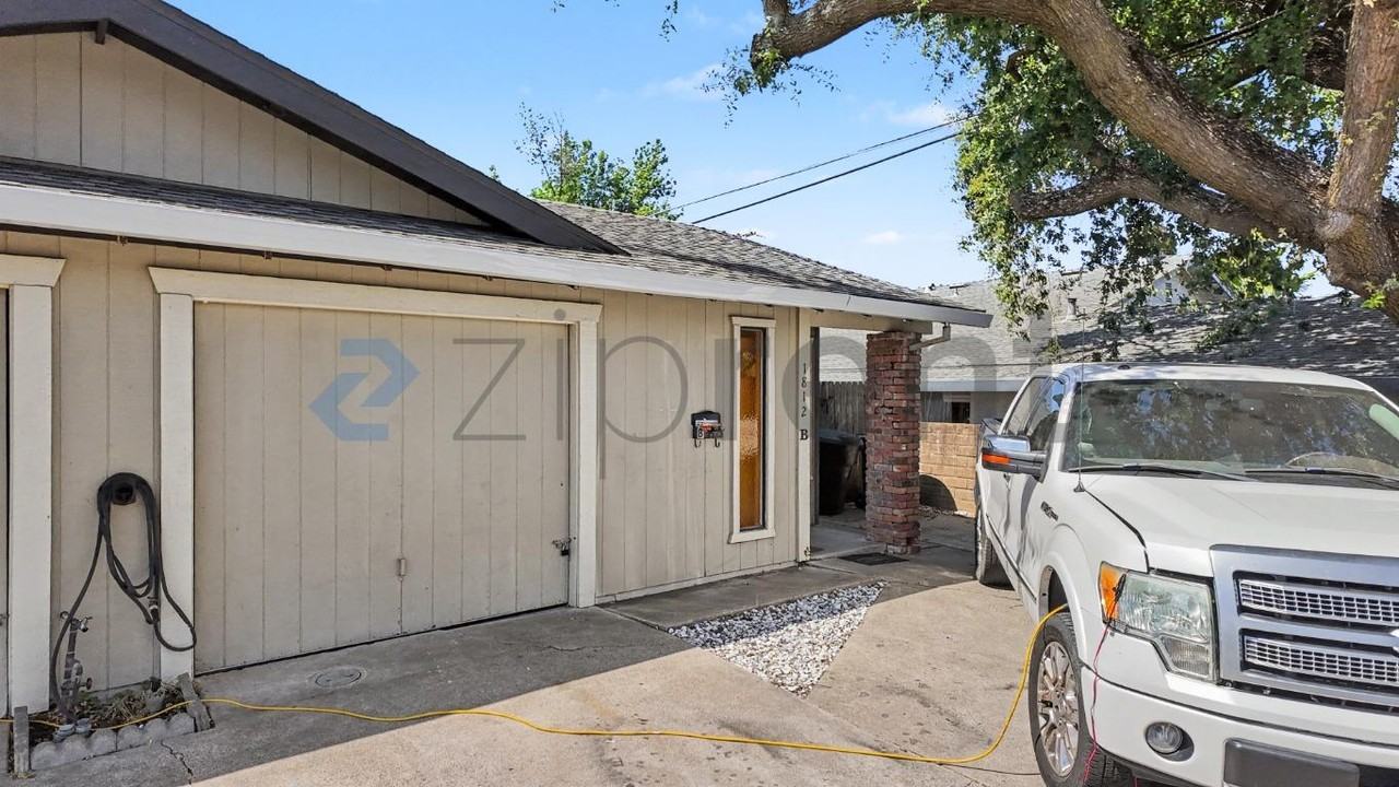 1812 Cirby Way #B - Photo 4 of 38