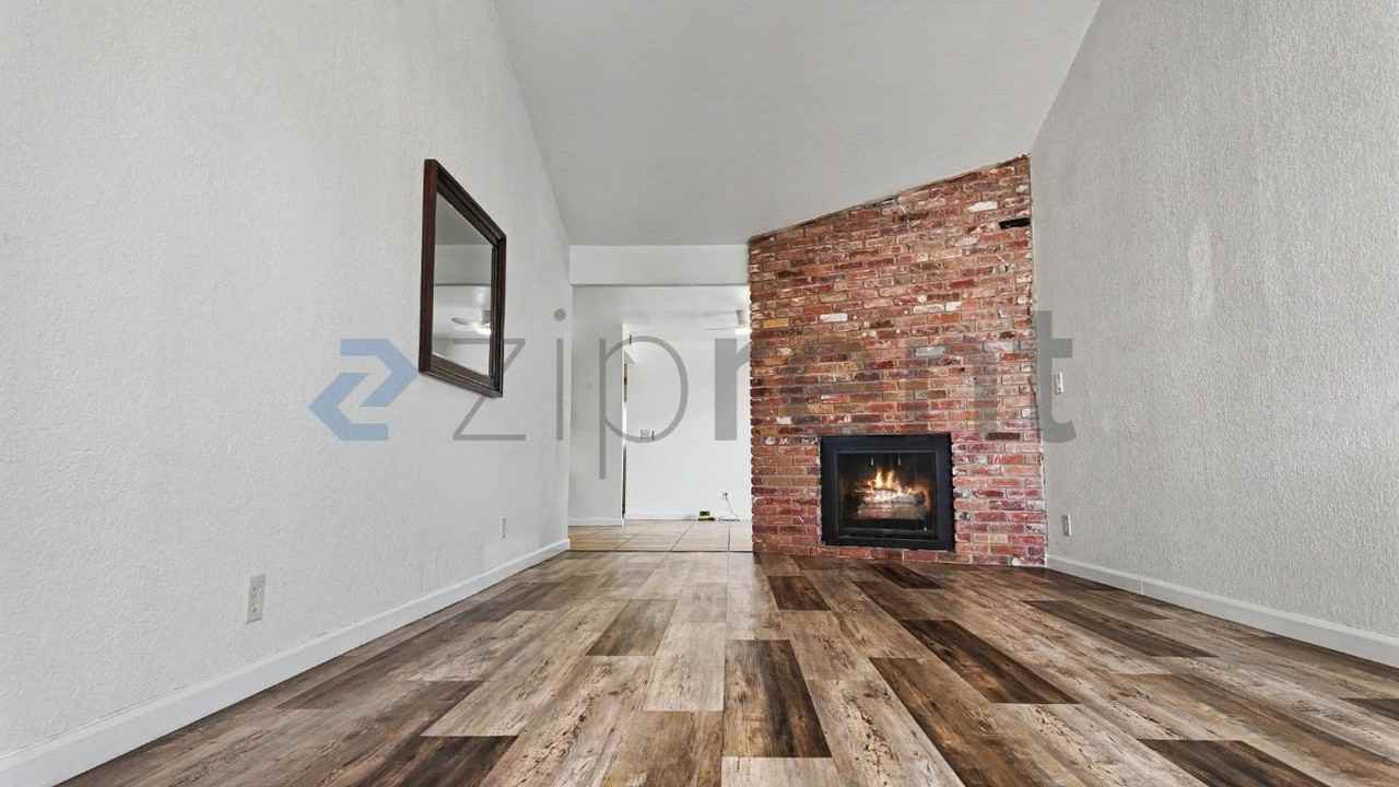 1812 Cirby Way #B - Photo 5 of 38