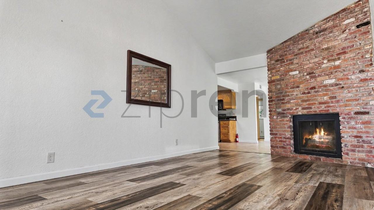 1812 Cirby Way #B - Photo 6 of 38