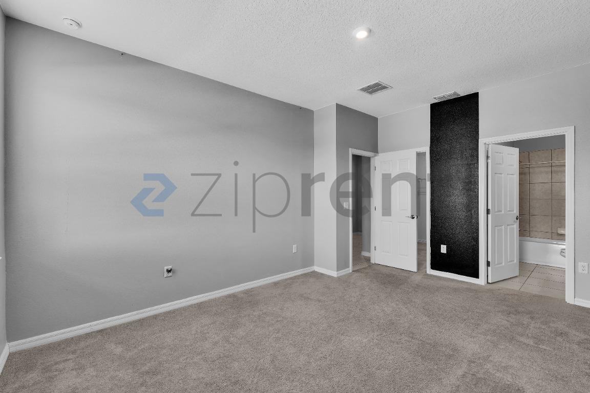 1105 Fig St - Photo 6 of 35
