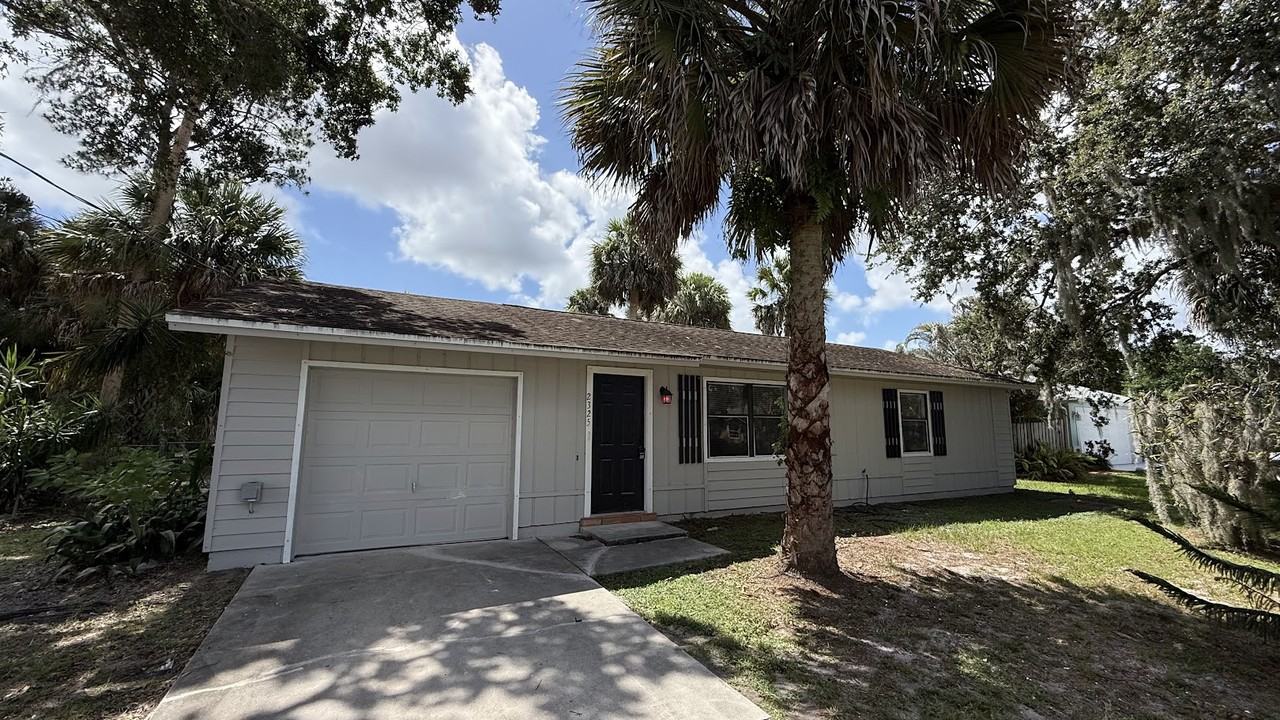 2325 Sw Pamona St #1 - Photo 2 of 19