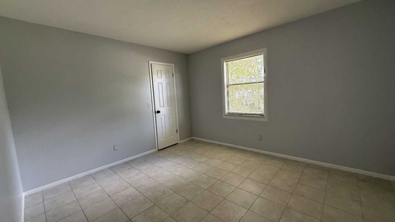 2325 Sw Pamona St #1 - Photo 7 of 19