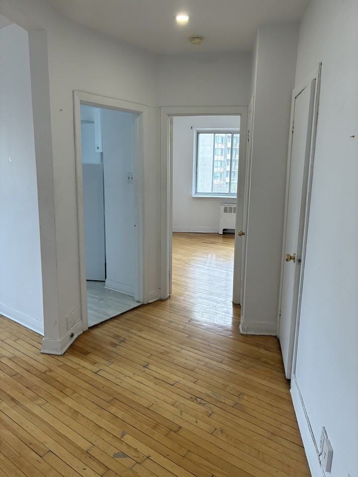 5475 Av Westminster — photo 1