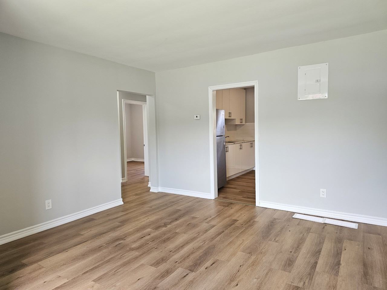 8392 Willoughby Dr - Photo 6 of 11