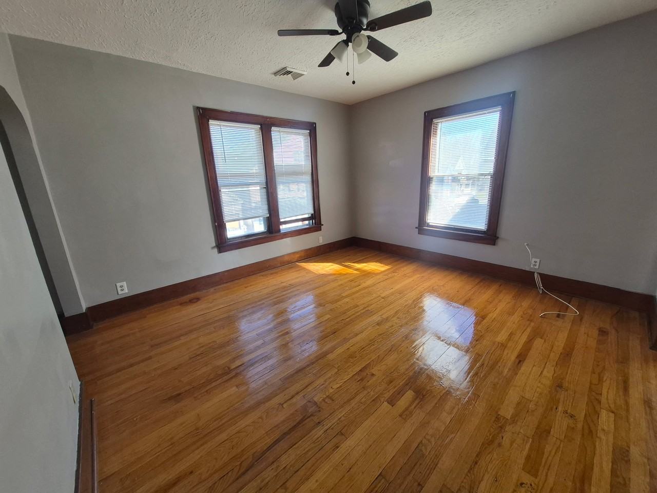 362 Locust Ave Fl 2 #2 - Photo 3 of 13