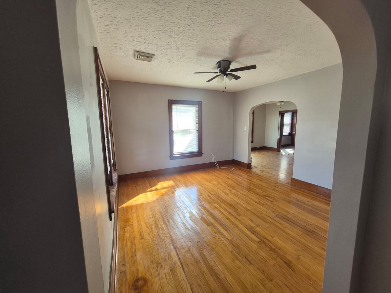 362 Locust Ave Fl 2 #2 - Photo 4 of 13