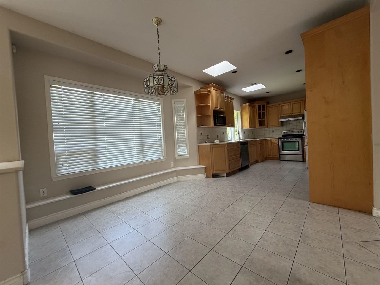 9228 Pinewell Crescent - Photo 3 of 13