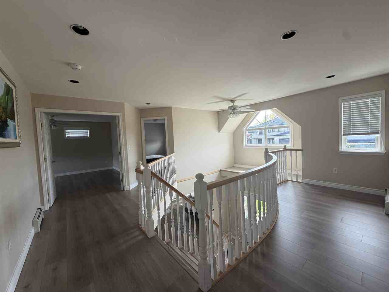 9228 Pinewell Crescent - Photo 4 of 13