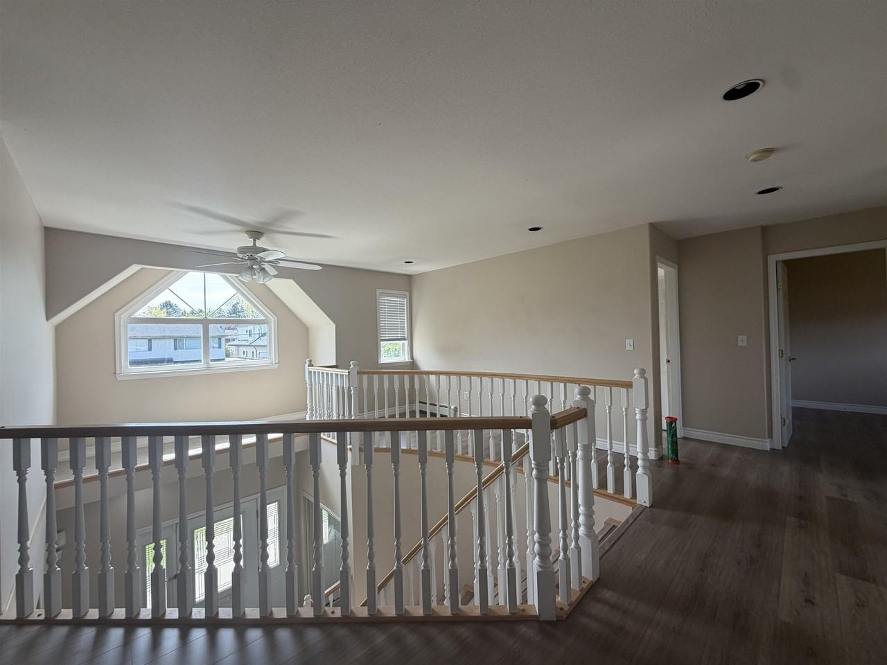 9228 Pinewell Crescent - Photo 6 of 13