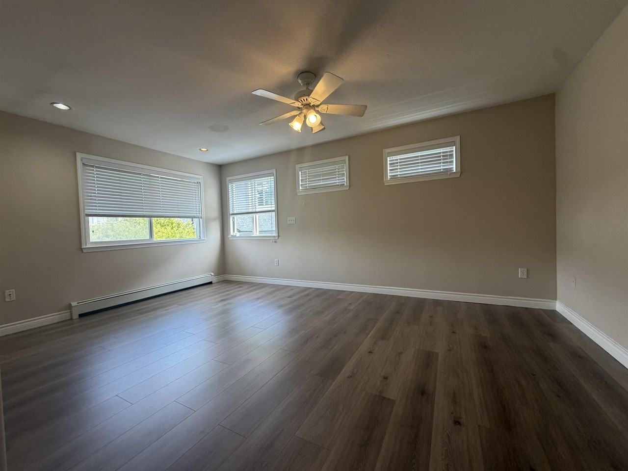 9228 Pinewell Crescent - Photo 7 of 13