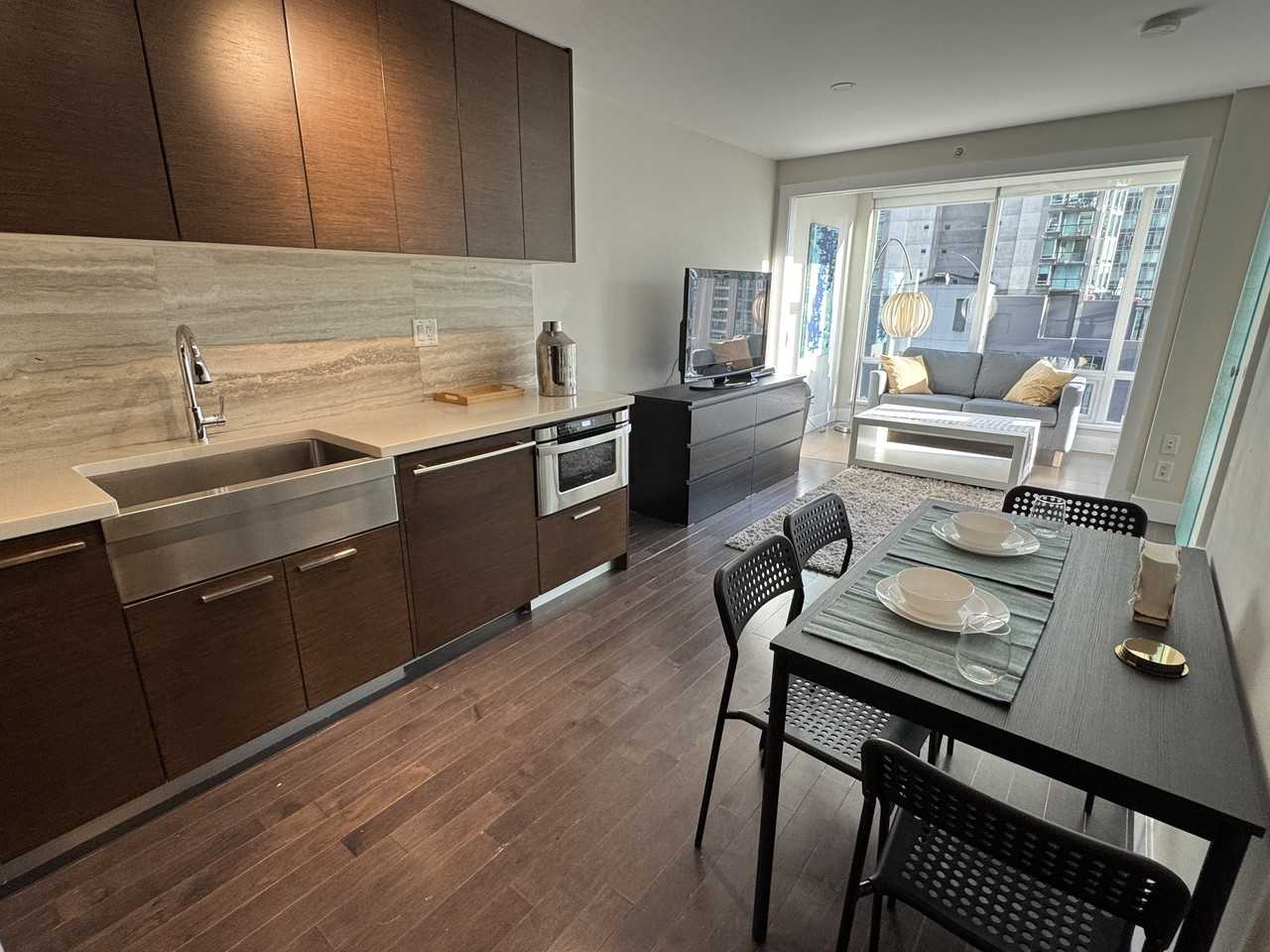 535 Smithe Street #606 - Photo 4 of 17
