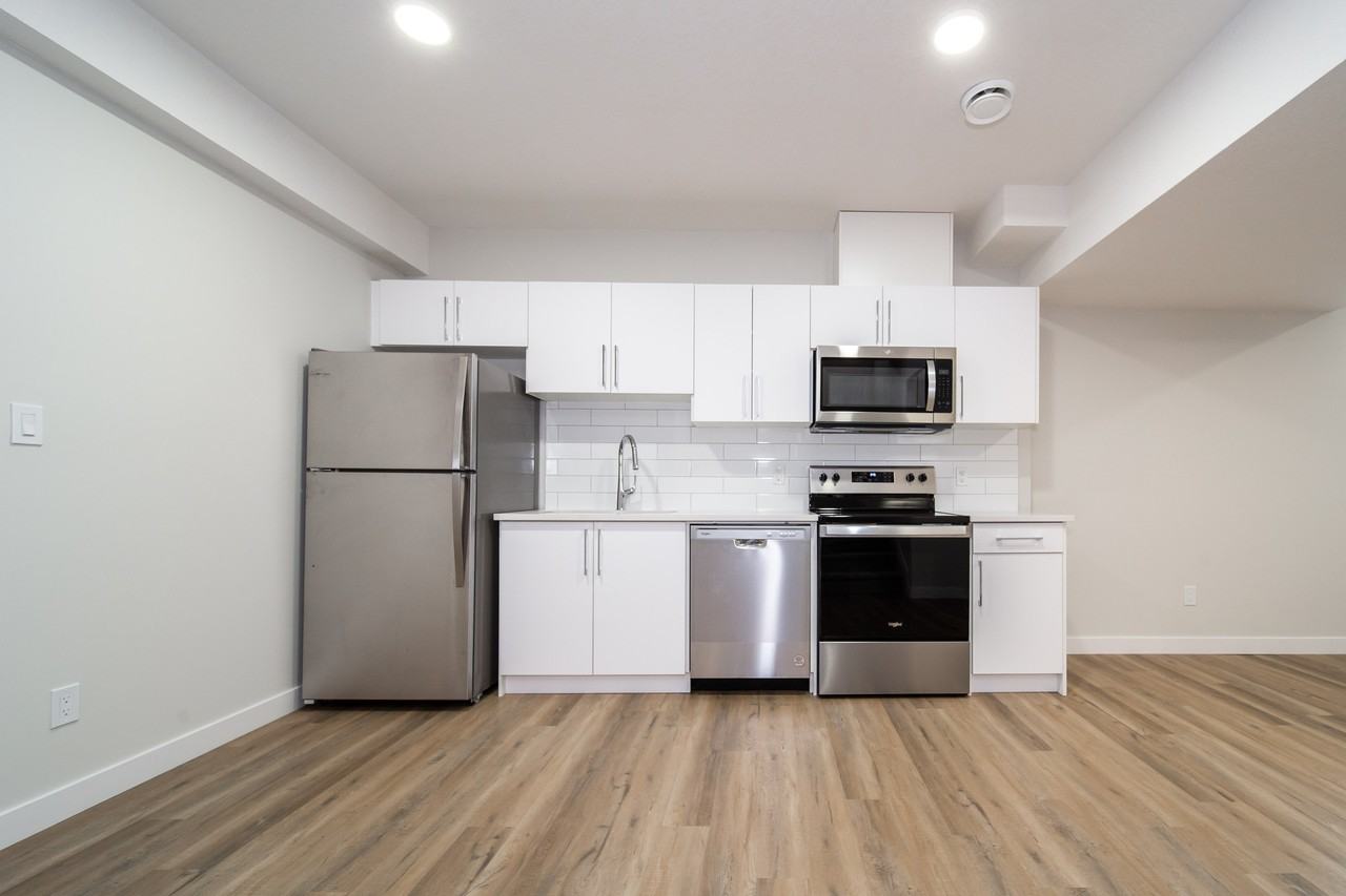 106-B Penn Place - Photo 3 of 11