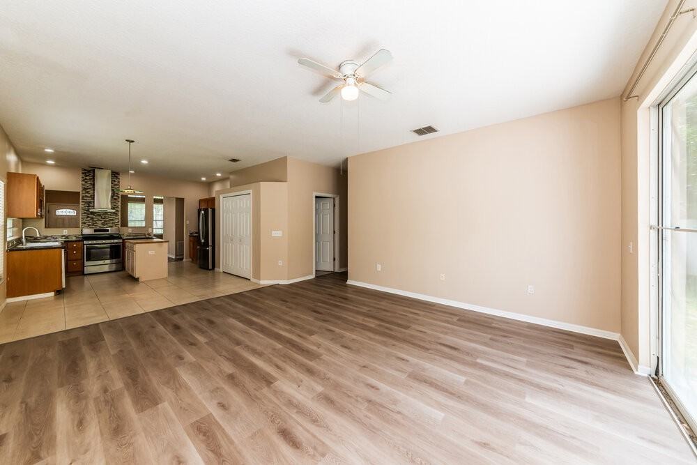 12336 Hollybush Ter - Photo 4 of 16