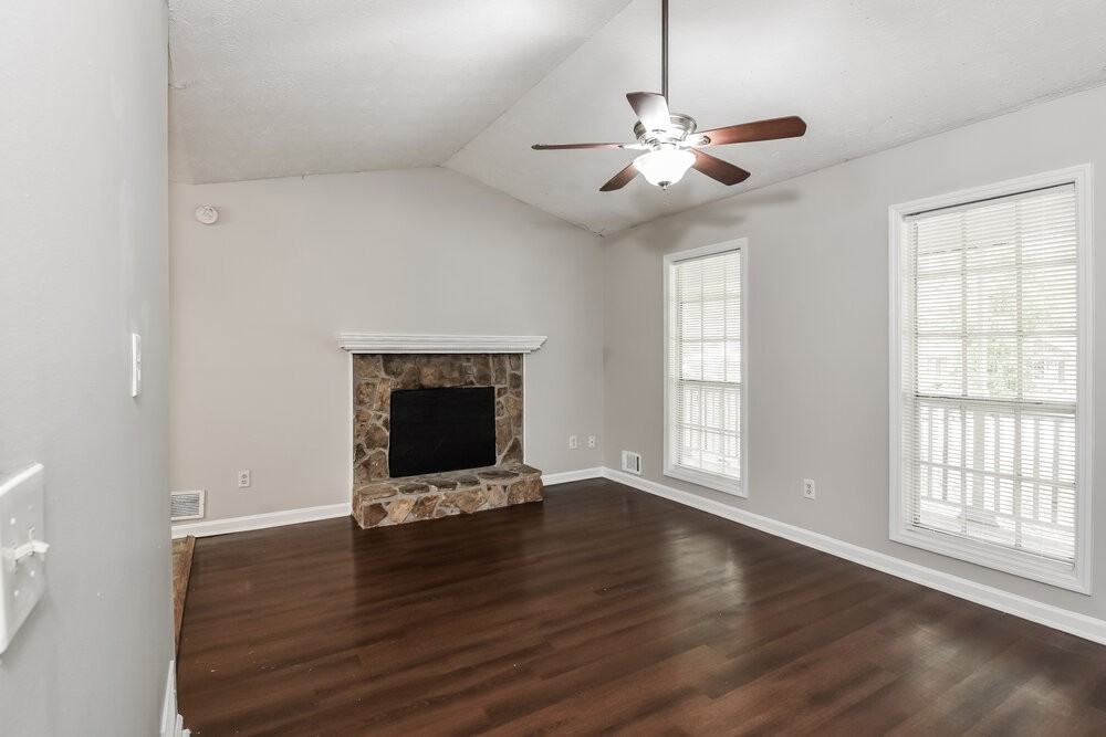 2985 Valley View Cir - Photo 7 of 18