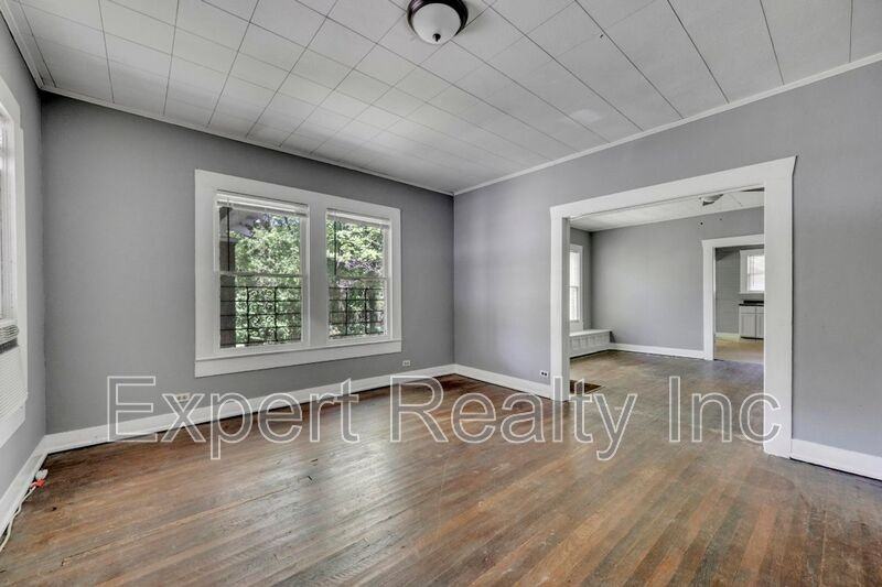 608 5th Ave - Photo 2 of 22