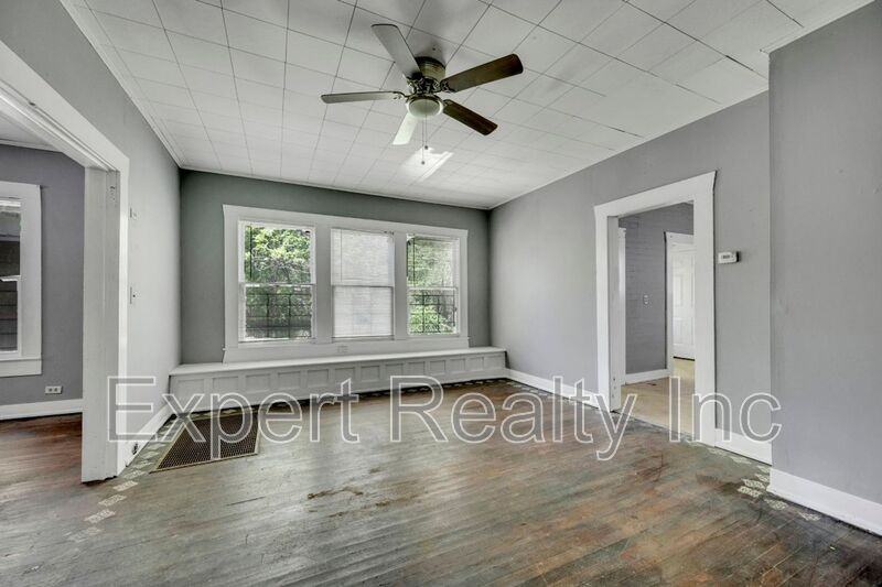 608 5th Ave - Photo 6 of 22