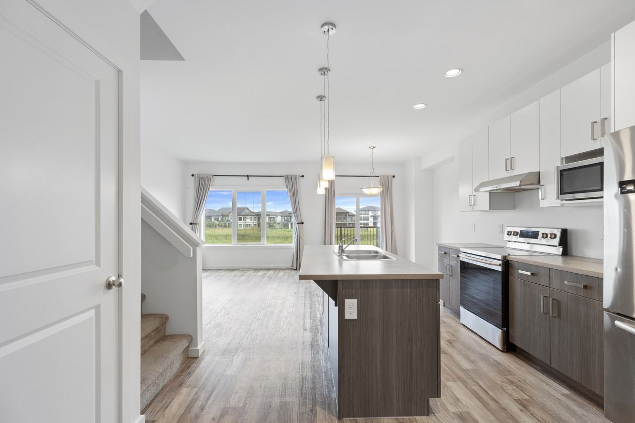 63 Rowntree Avenue - Photo 3 of 29