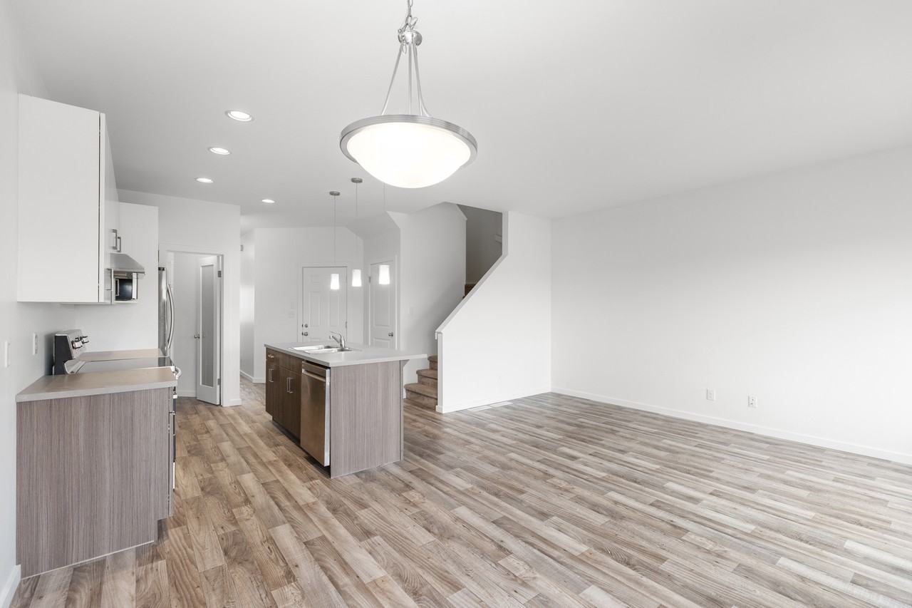 63 Rowntree Avenue - Photo 7 of 29