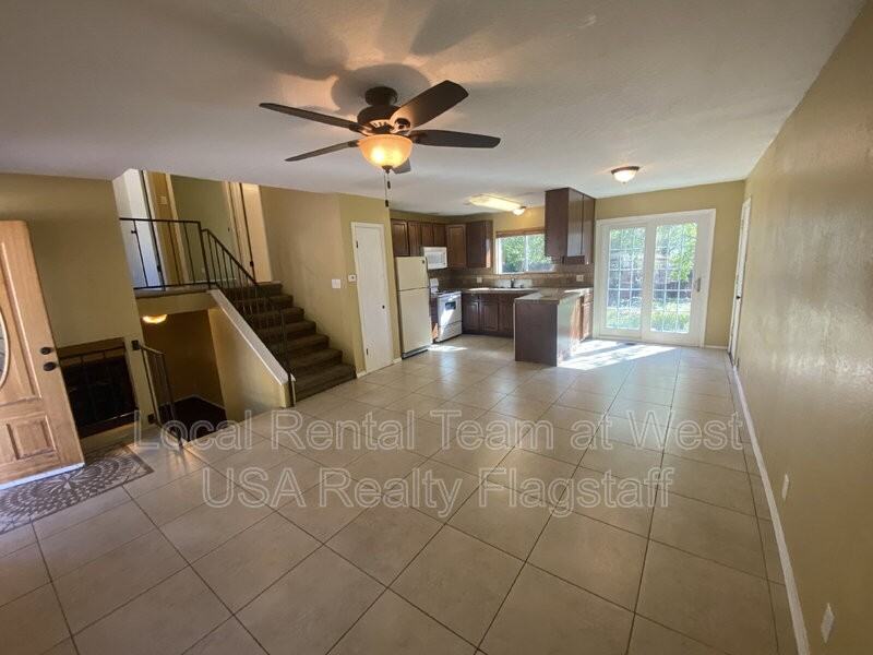 1607 N Prairie Way - Photo 3 of 19