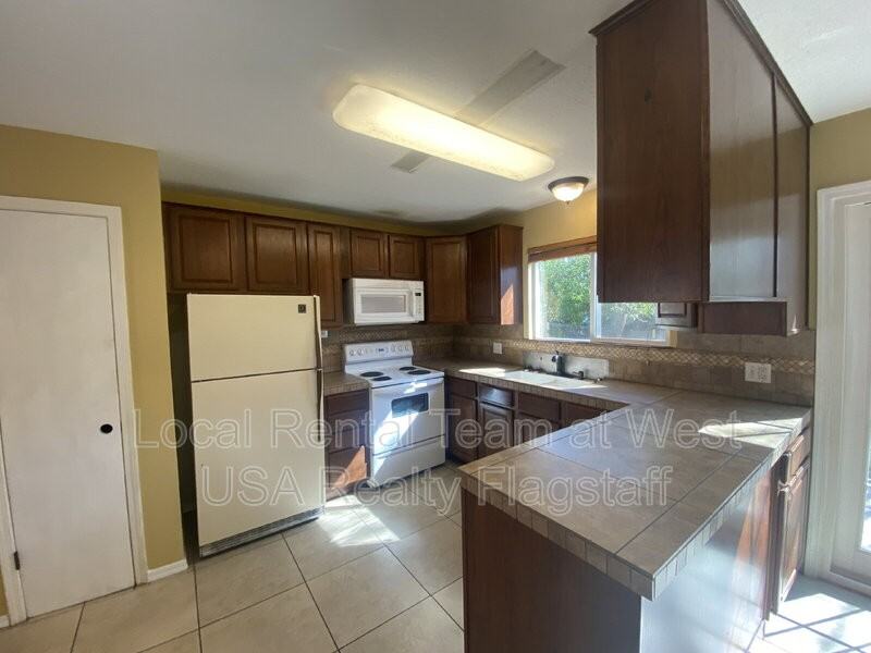 1607 N Prairie Way - Photo 4 of 19