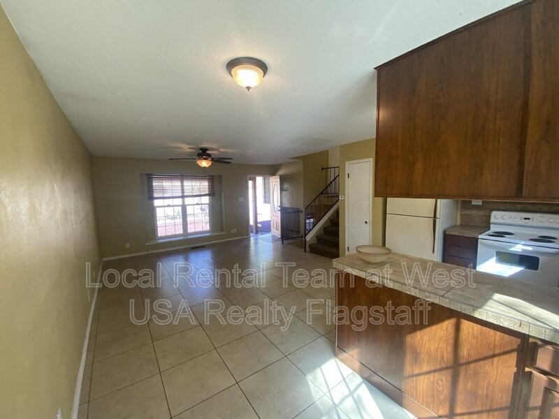 1607 N Prairie Way - Photo 5 of 19