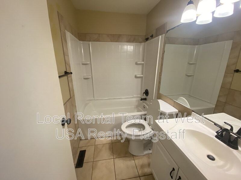 1607 N Prairie Way - Photo 7 of 19