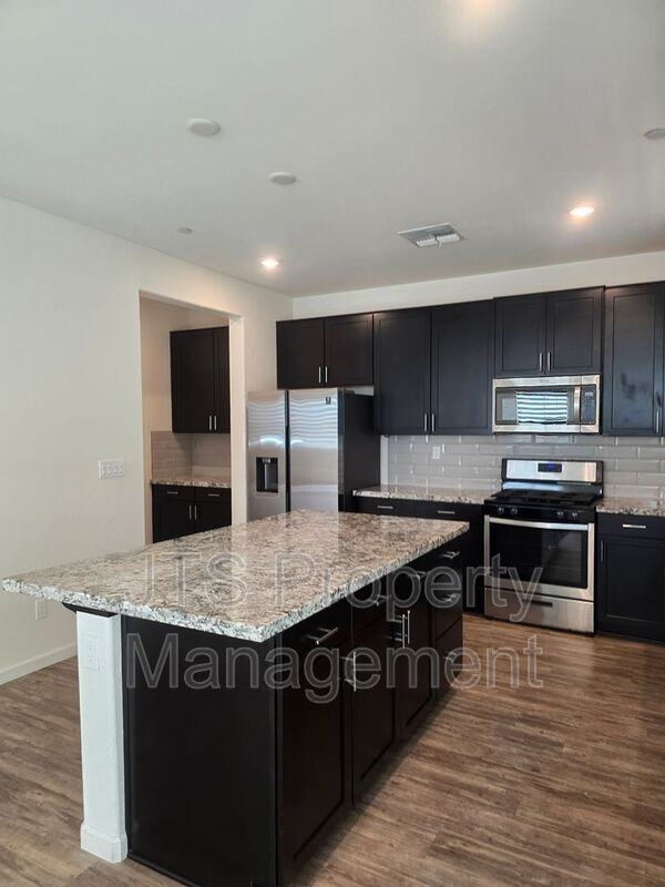3217 Sunny Gate Ln - Photo 5 of 31