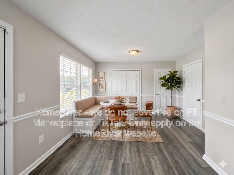 178 Marsh Glen Dr - Photo 3 of 26