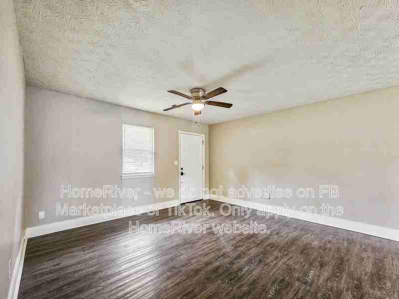 3006 Stanton Rd Se - Photo 2 of 23