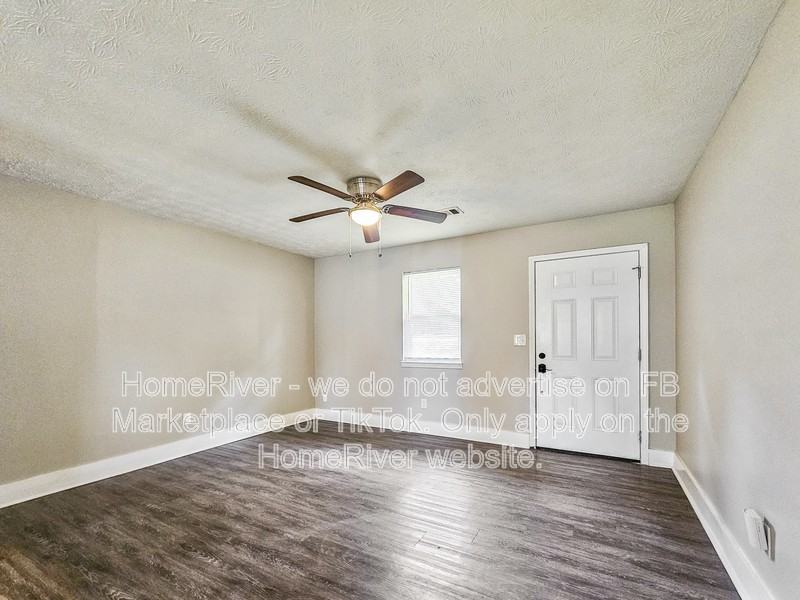 3006 Stanton Rd Se - Photo 3 of 23
