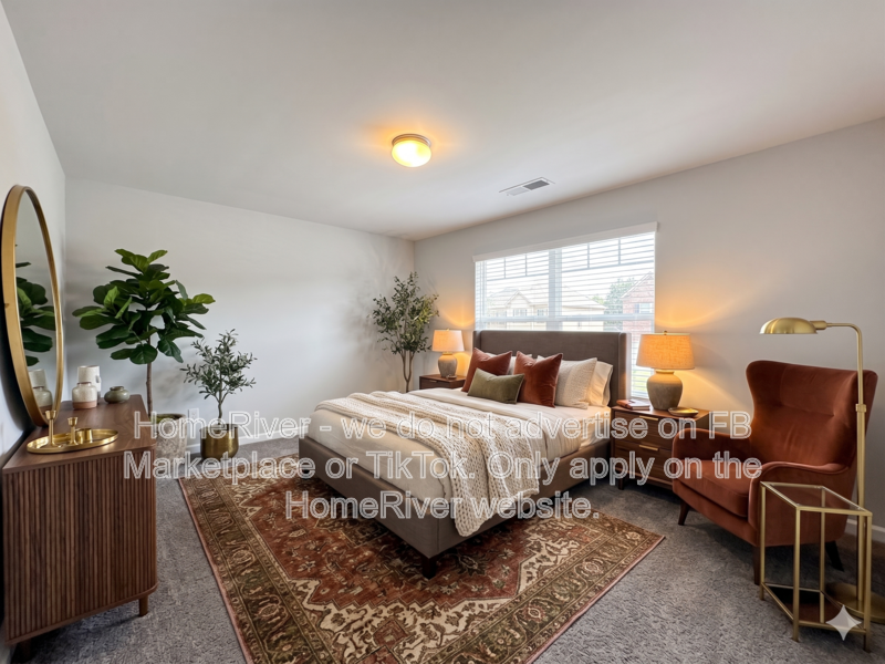 1067 Lear Dr - Photo 5 of 26