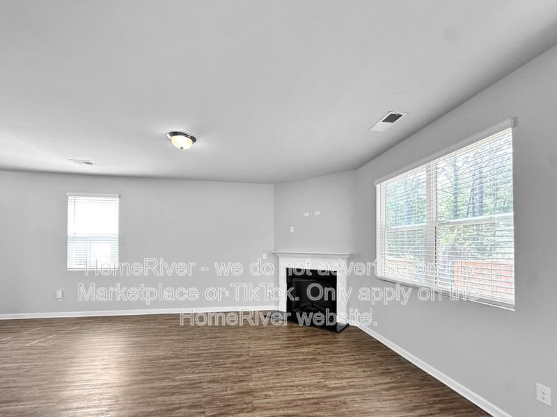 1067 Lear Dr - Photo 6 of 26