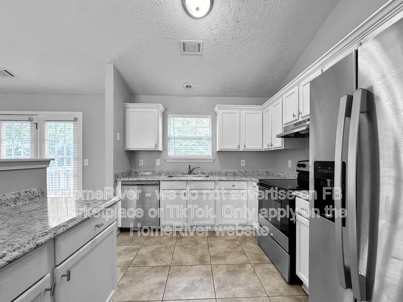 5087 Limerick Ln - Photo 7 of 28