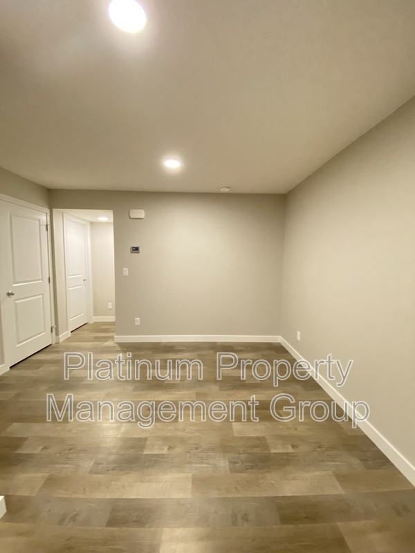 165 Walcrest Blvd Se #B - Photo 3 of 10