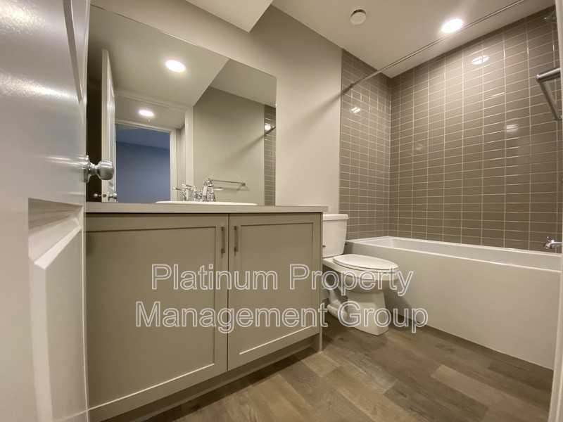 165 Walcrest Blvd Se #B - Photo 5 of 10