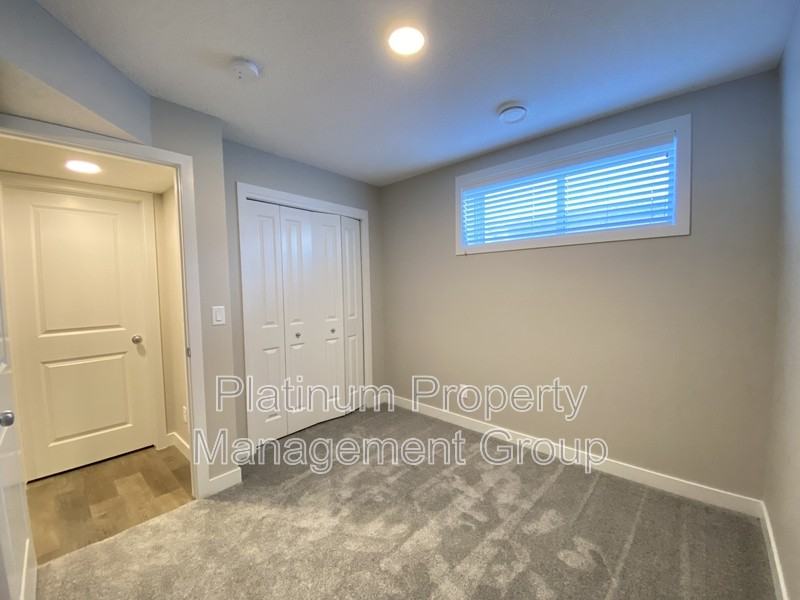 165 Walcrest Blvd Se #B - Photo 6 of 10