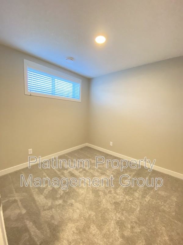 165 Walcrest Blvd Se #B - Photo 7 of 10