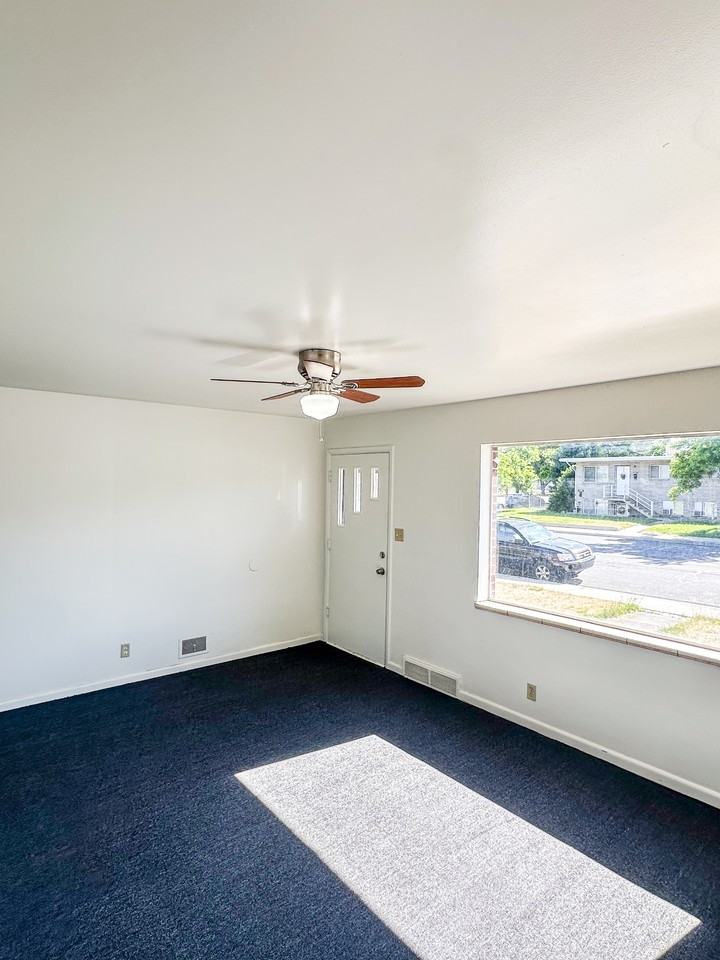 8810 South 280 East - Photo 4 of 28