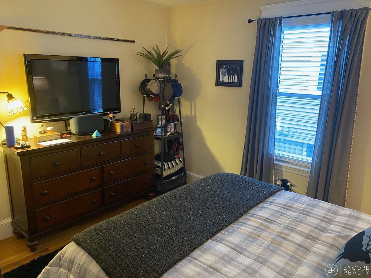 144 Nonantum St - Photo 5 of 11