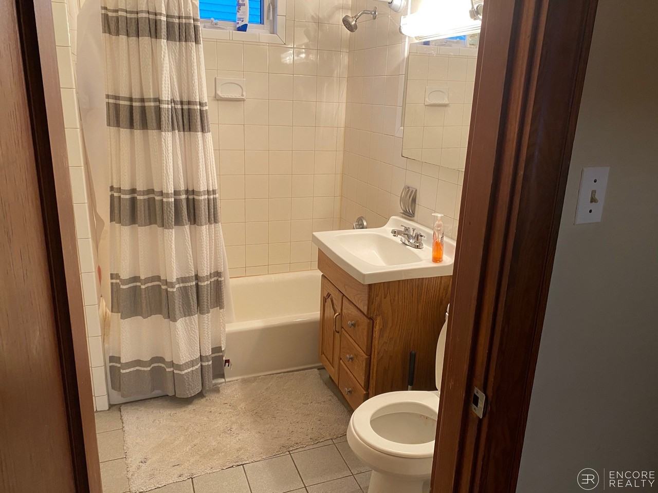 144 Nonantum St - Photo 6 of 11