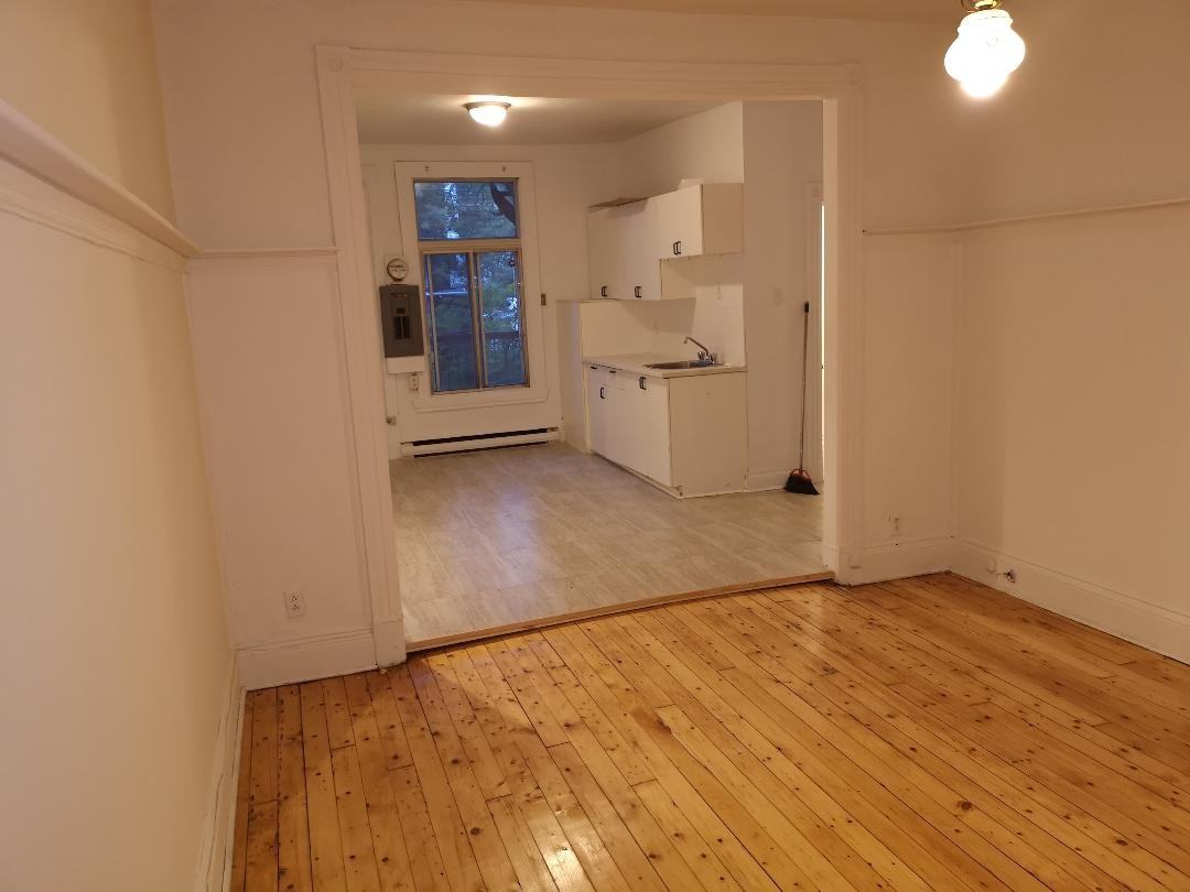 199 Rue Willibrord - Photo 2 of 14