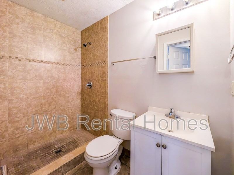 4503 Melvin Cir W - Photo 6 of 17
