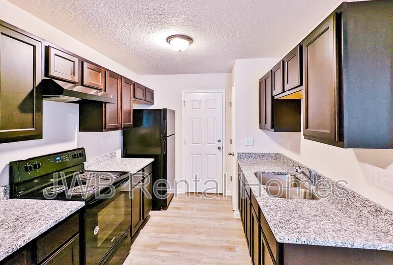 3688 Dillon St - Photo 2 of 13