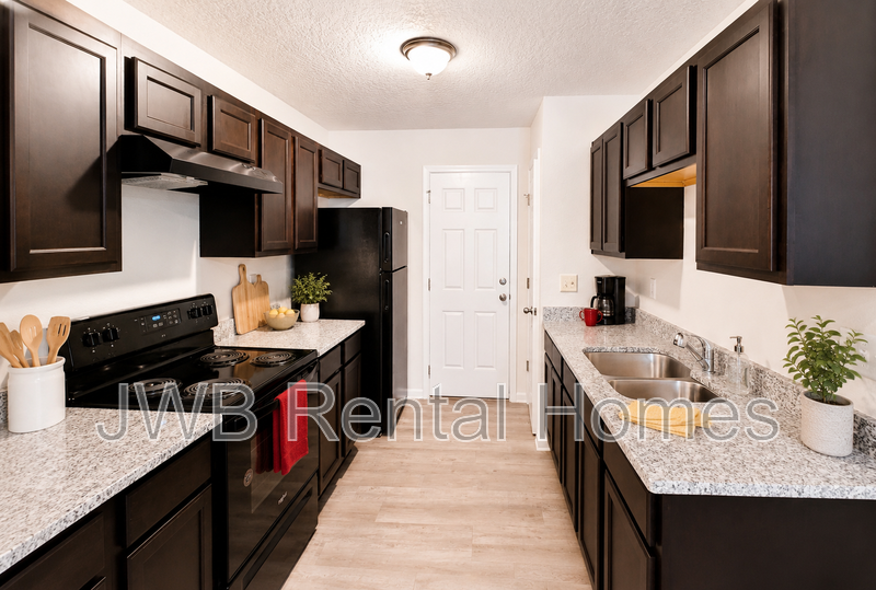 3688 Dillon St - Photo 3 of 13