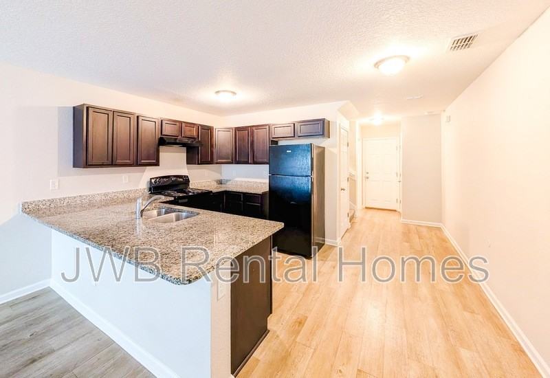 8460 Mcgirts Village Ln - Photo 2 of 18